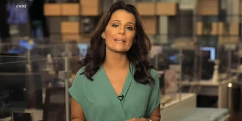 Adriana Araújo expôs entrada ao vivo no Jornal Nacional na época em que era jornalista da Globo (Foto: Reprodução) Adriana Araújo expôs entrada ao vivo no Jornal Nacional na época em que era jornalista da Globo (Foto: Reprodução)