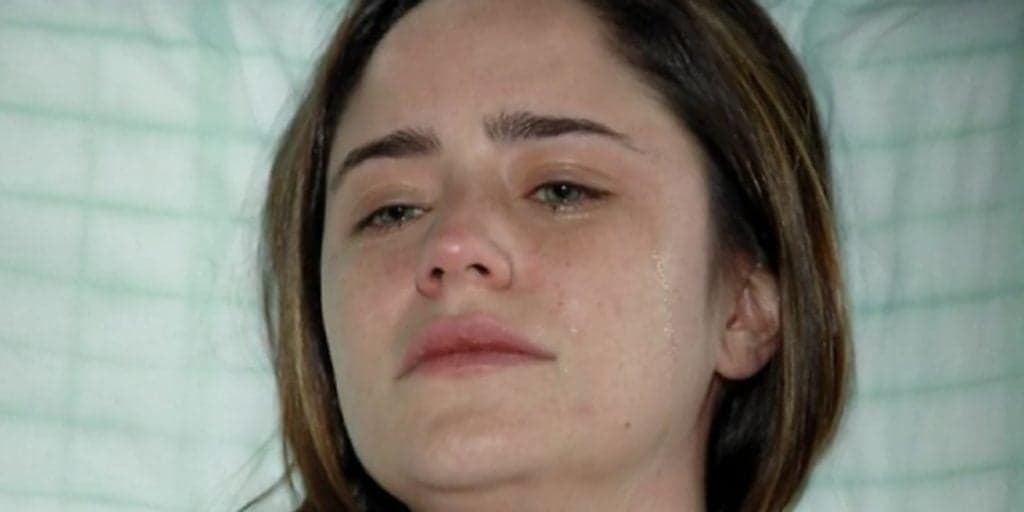 A Vida da Gente: Sem escrúpulos, Eva joga na cara da filha bomba de realidade e a deixa arrasada: “Anos em coma”