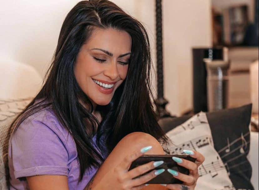 A atriz Cleo Pires causou mais uma vez em suas redes sociais A atriz Cleo Pires causou mais uma vez em suas redes sociais