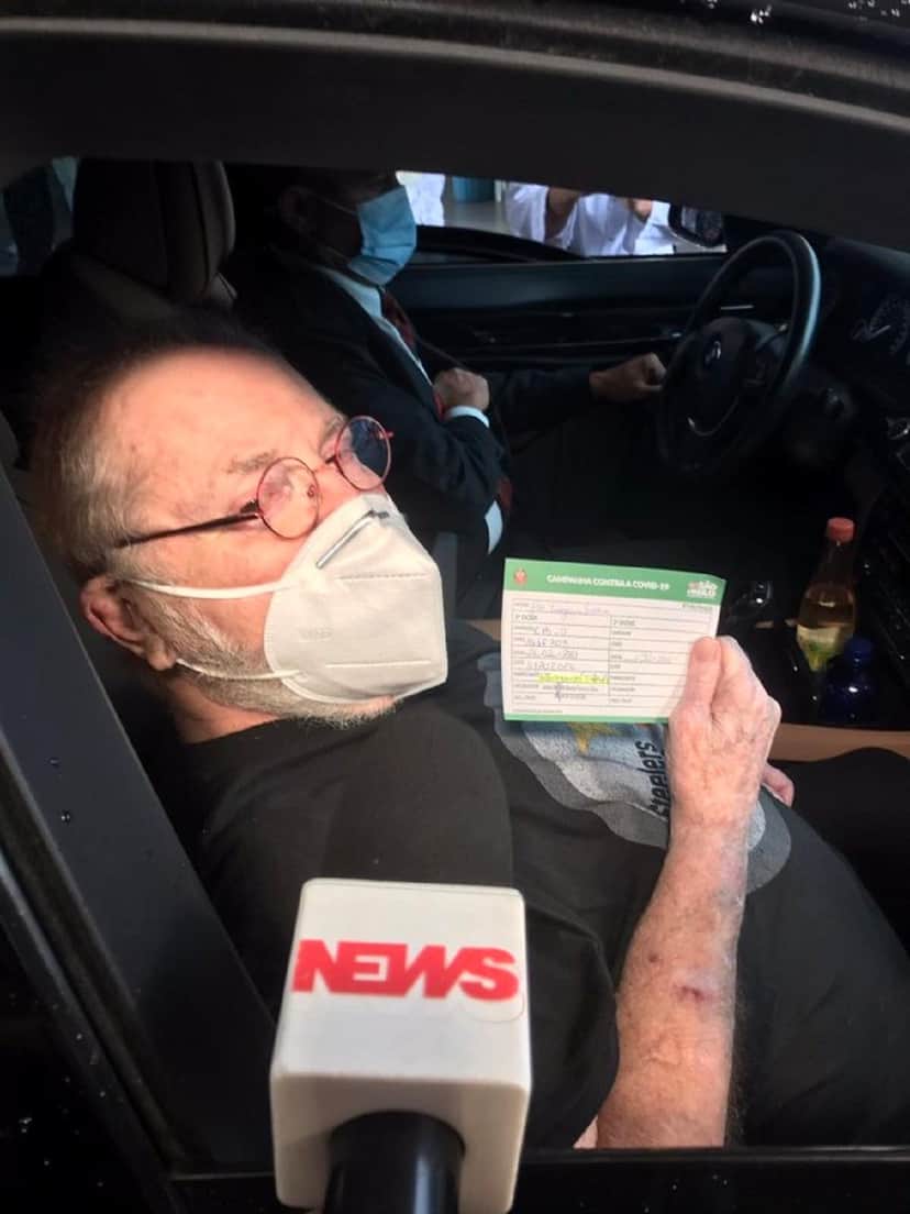 Jô Soares no dia em que foi vacinado, em São Paulo (Foto: Reprodução/Twitter) Jô Soares no dia em que foi vacinado, em São Paulo (Foto: Reprodução/Twitter)