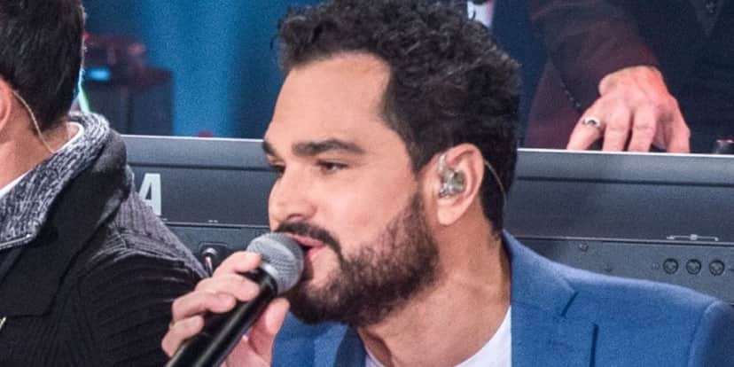 "Me apaixonei", Luciano Camargo assume o que está vivendo, após expor que Zezé sempre soube e até sair de casa "Me apaixonei", Luciano Camargo assume o que está vivendo, após expor que Zezé sempre soube e até sair de casa