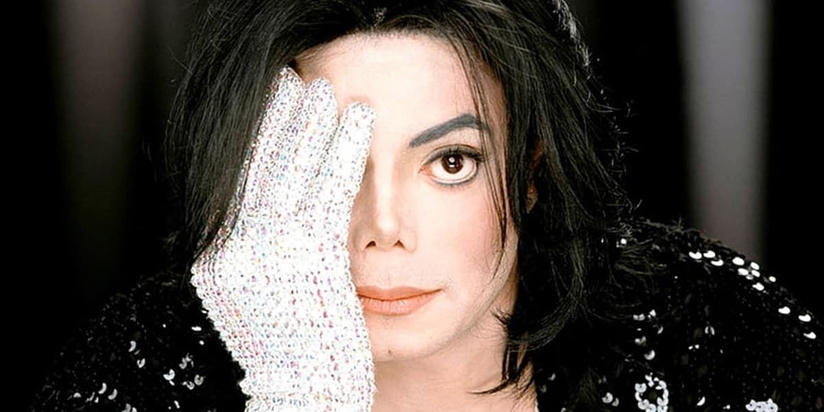 Segundo documentário, o astro Michael Jackson teria usado 19 identidades falsas para conseguir medicamentos - Foto: Reprodução Segundo documentário, o astro Michael Jackson teria usado 19 identidades falsas para conseguir medicamentos - Foto: Reprodução