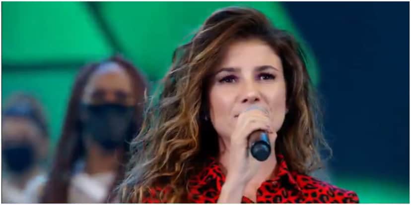 Paula Fernandes usou as redes sociais para falar de golpe (Foto: Reprodução) Paula Fernandes usou as redes sociais para falar de golpe (Foto: Reprodução)