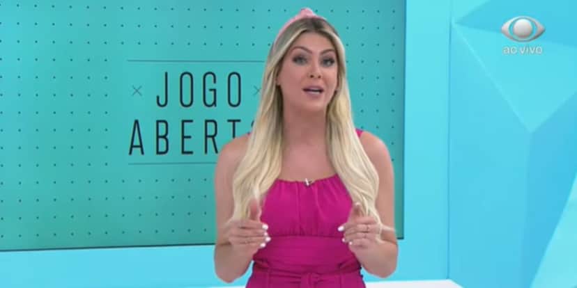 Renata Fan chamou a atenção ao comemorar dias das mães e fãs falaram de gravidez (Foto: Reprodução) Renata Fan chamou a atenção ao comemorar dias das mães e fãs falaram de gravidez (Foto: Reprodução)