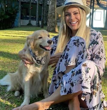 Renata Fan surpreendeu com o tamanho do seu pé nas redes sociais (Reprodução: Instagram) Renata Fan surpreendeu com o tamanho do seu pé nas redes sociais (Reprodução: Instagram)