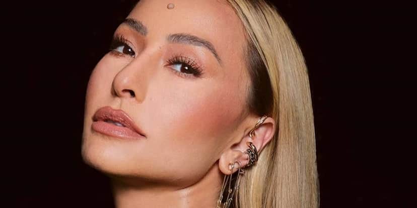 "Batendo uma", Sabrina Sato flagra grande amor se aliviando no banheiro com Simony e escandaliza o que sentiu "Batendo uma", Sabrina Sato flagra grande amor se aliviando no banheiro com Simony e escandaliza o que sentiu