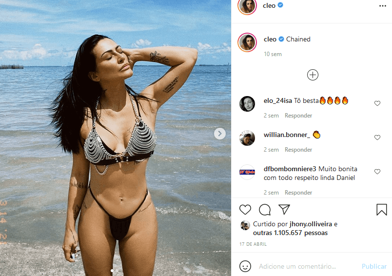 Cleo mostrou demais em foto de biquíni na praia (Imagem: Reprodução) Cleo mostrou demais em foto de biquíni na praia (Imagem: Reprodução)