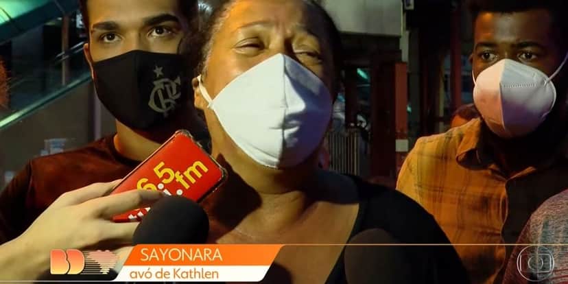 Ana Paula Araújo interrompe programa às pressas, confirma morte na Globo e tem choro ao vivo: "Não é justo" Ana Paula Araújo interrompe programa às pressas, confirma morte na Globo e tem choro ao vivo: "Não é justo"