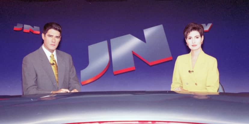 William Bonner e Fátima Bernardes no "Jornal Nacional" de 1998 (Foto: Divulgação/TV Globo) William Bonner e Fátima Bernardes no "Jornal Nacional" de 1998 (Foto: Divulgação/TV Globo)