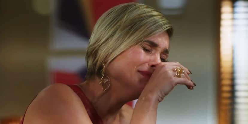 Helena chora em cena de Salve-se Quem Puder Helena chora em cena de Salve-se Quem Puder