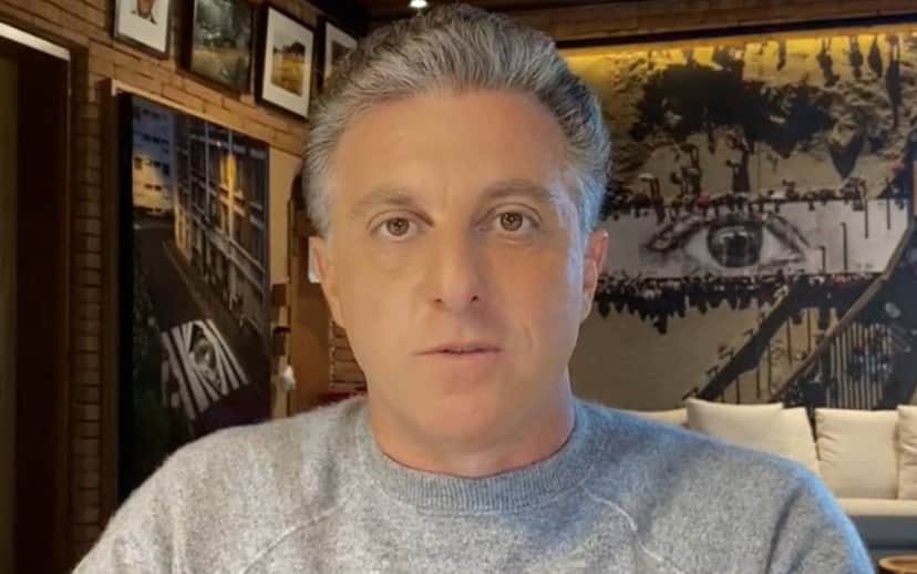 O apresentador Luciano Huck concedeu uma entrevista mais do que especial para Pedro Bial (Foto reprodução) O apresentador Luciano Huck concedeu uma entrevista mais do que especial para Pedro Bial (Foto reprodução)