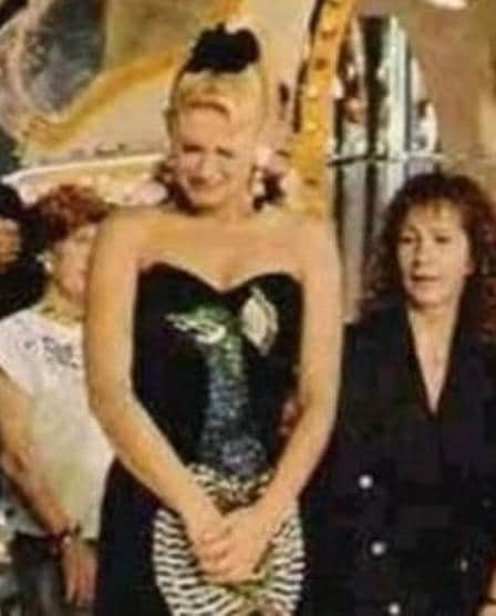 O tal vestido preto que impediu Xuxa de cantar com Roberto Carlos (Foto: Reprodução/Instagram) O tal vestido preto que impediu Xuxa de cantar com Roberto Carlos (Foto: Reprodução/Instagram)