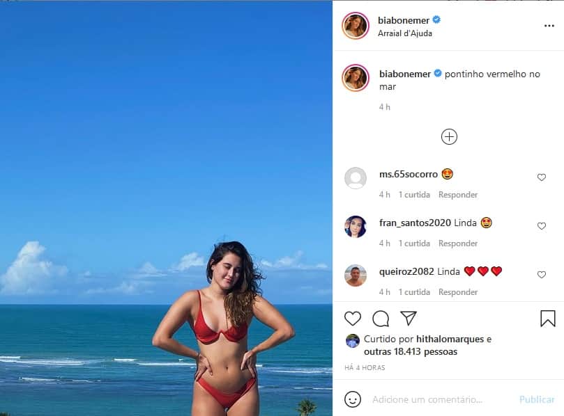Bia Bonemer se exibindo em praia na Bahia (Imagem: Reprodução) Bia Bonemer se exibindo em praia na Bahia (Imagem: Reprodução)