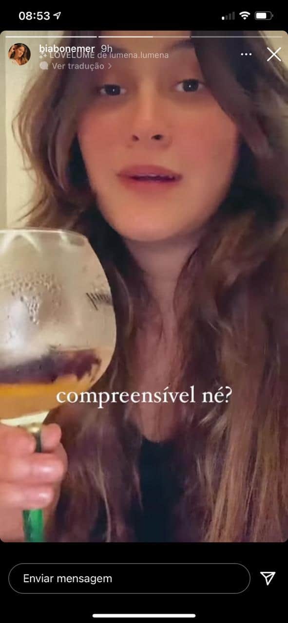 Bia Bonemer confessa bebedeira nas redes sociais (Reprodução) Bia Bonemer confessa bebedeira nas redes sociais (Reprodução)