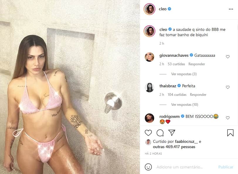 Cleo deixou a pepeca vazar em novo foto debaixo do chuveiro (Imagem: Reprodução) Cleo deixou a pepeca vazar em novo foto debaixo do chuveiro (Imagem: Reprodução)