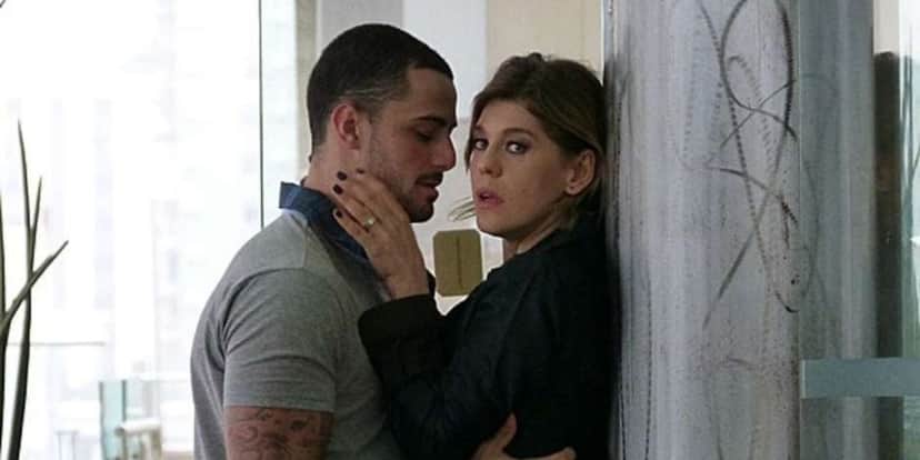 "Fiz pelado", Felipe Titto entrega que arrancou tudo em cena de sexo com Bárbara Paz e escandaliza: "Roçou" "Fiz pelado", Felipe Titto entrega que arrancou tudo em cena de sexo com Bárbara Paz e escandaliza: "Roçou"