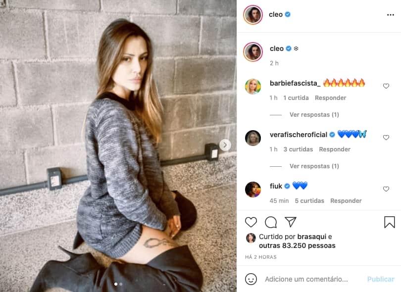 Cleo compartilhou foto arreganhada no chão e encantou seguidores - Reprodução Cleo compartilhou foto arreganhada no chão e encantou seguidores - Reprodução