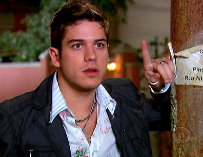 Marco Pigossi como Cassio, em Caras & Bocas (Reprodução: Globo) Marco Pigossi como Cassio, em Caras & Bocas (Reprodução: Globo)