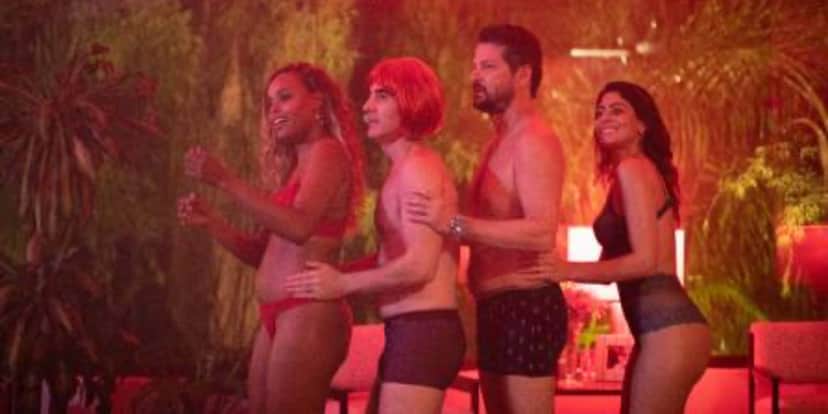Atores da Globo tem foto de troca-troca divulgada devido a filme (Reprodução) Atores da Globo tem foto de troca-troca divulgada devido a filme (Reprodução)
