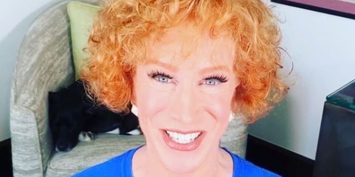 Kathy Griffin terá que retirar metade do seu pulmão, por conta de câncer (Foto: Reprodução) Kathy Griffin terá que retirar metade do seu pulmão, por conta de câncer (Foto: Reprodução)