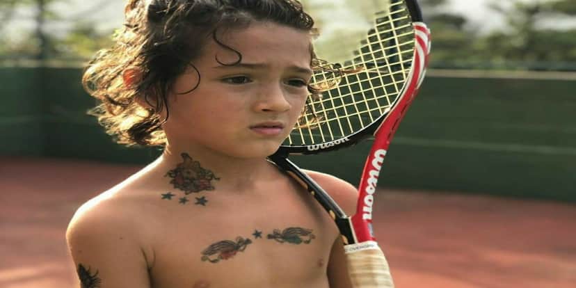 Dani Suzuki é atacada na web após filho de 8 anos surgir tatuado (Foto: Reprodução) Dani Suzuki é atacada na web após filho de 8 anos surgir tatuado (Foto: Reprodução)