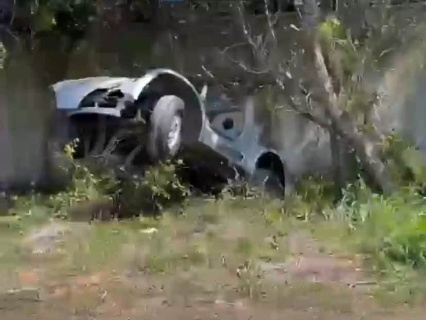 O carro do ex-participante do De Férias Com o Ex ficou completamente destruído após o acidente (Foto: Reprodução) O carro do ex-participante do De Férias Com o Ex ficou completamente destruído após o acidente (Foto: Reprodução)