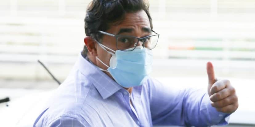 "Vírus maldito", Luciano Szafir confirma situação delicada após doença e tem nova cirurgia: "Momentos horríveis" "Vírus maldito", Luciano Szafir confirma situação delicada após doença e tem nova cirurgia: "Momentos horríveis"