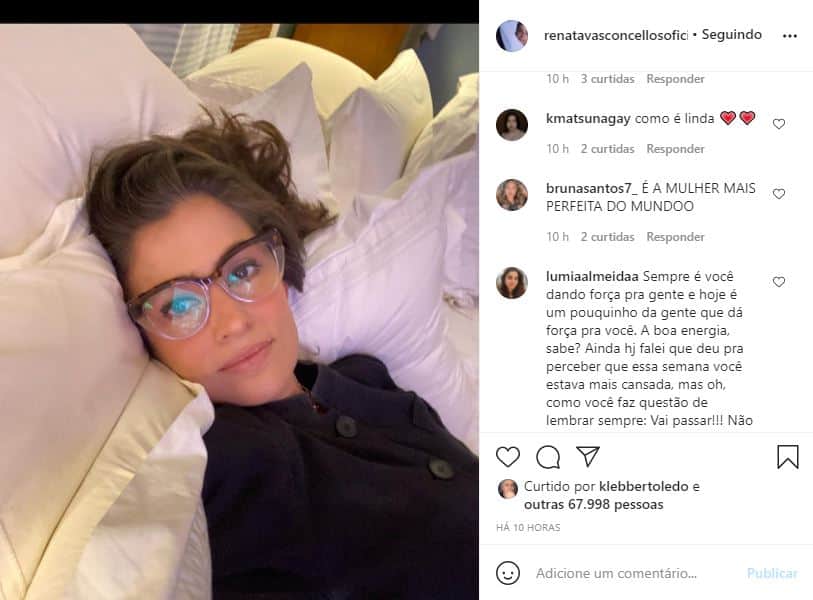 Renata Vasconcellos surgiu em momento relaxante na cama (Foto: Reprodução) Renata Vasconcellos surgiu em momento relaxante na cama (Foto: Reprodução)