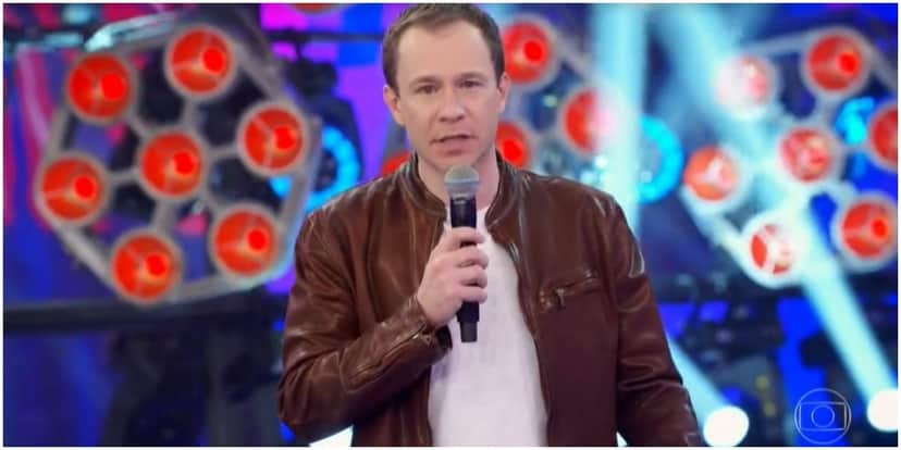Tiago Leifert no comando da Super Dança dos Famosos - Foto: Reprodução Tiago Leifert no comando da Super Dança dos Famosos - Foto: Reprodução