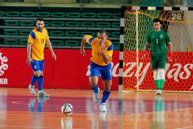 Globo reduziu o Jornal Hoje de Maju Coutinho para exibir os jogos da seleção brasileira de futsal Globo reduziu o Jornal Hoje de Maju Coutinho para exibir os jogos da seleção brasileira de futsal