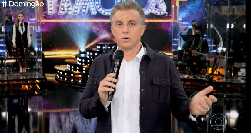 Luciano Huck desmascarado com bug na Globo - Foto: Reprodução Luciano Huck desmascarado com bug na Globo - Foto: Reprodução