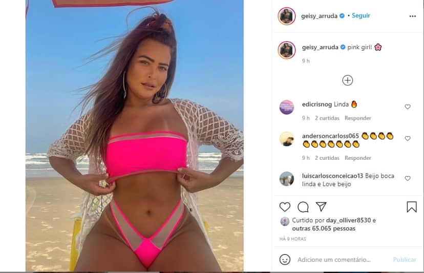 Com biquíni enfiado lá dentro, Geisy Arruda deixa pacotão marcado (Foto: Reprodução) Com biquíni enfiado lá dentro, Geisy Arruda deixa pacotão marcado (Foto: Reprodução)