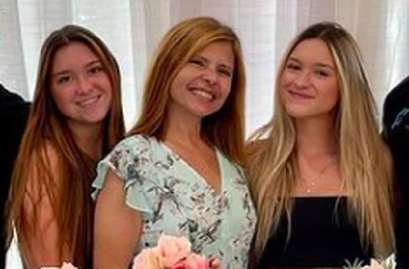 Rose Miriam comemora aniversário ao lado de filhas com Gugu Liberato - Reprodução Rose Miriam comemora aniversário ao lado de filhas com Gugu Liberato - Reprodução