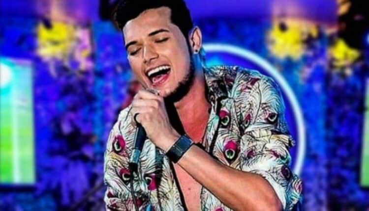 Famoso cantor sertanejo é preso durante show - Reprodução Famoso cantor sertanejo é preso durante show - Reprodução