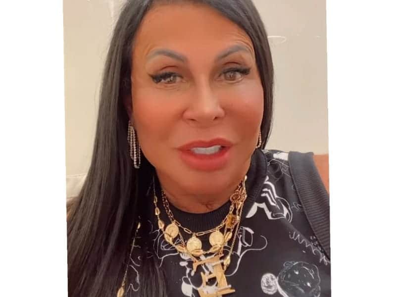 Thammy Gretchen se inspira em Andressa Urach e usa "coleira" com nome do marido Thammy Gretchen se inspira em Andressa Urach e usa "coleira" com nome do marido