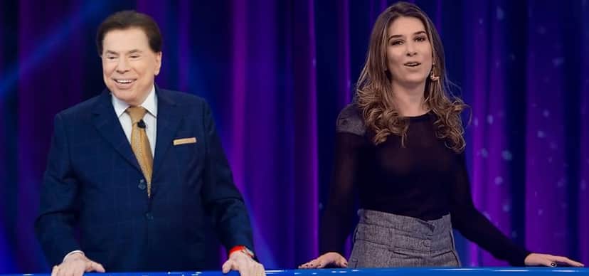 Silvio Santos e Rebeca Abravanel no comando do "Roda Roda Jequiti" (Foto: Reprodução/SBT) Silvio Santos e Rebeca Abravanel no comando do "Roda Roda Jequiti" (Foto: Reprodução/SBT)