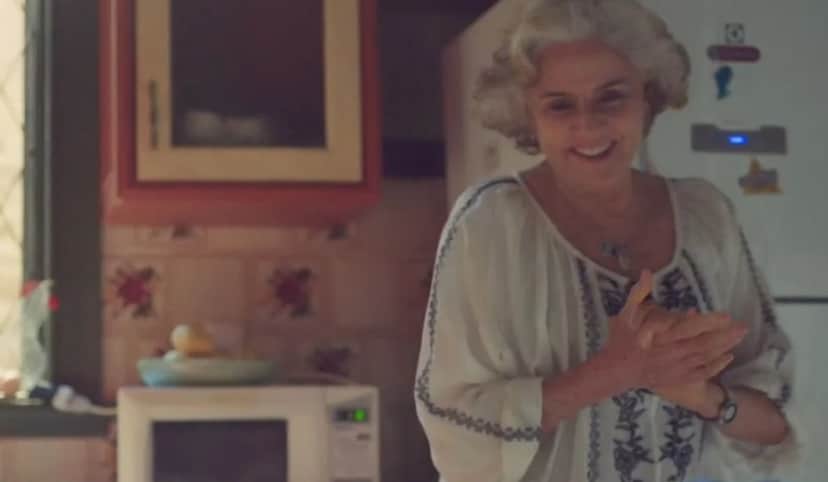 Marieta Severo na cozinha de Danton Mello (Foto: Reprodução/ TV Globo) Marieta Severo na cozinha de Danton Mello (Foto: Reprodução/ TV Globo)