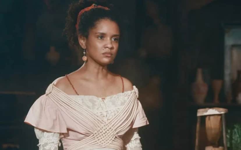 Em Nos Tempos do Imperador, Zayla levará um tapa de Olu (Foto: Reprodução) Em Nos Tempos do Imperador, Zayla levará um tapa de Olu (Foto: Reprodução)