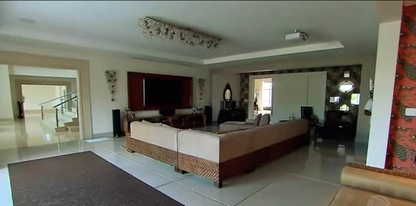Luciano Camargo vive em mansão milionária com a família em luxuoso condomínio de São Paulo - Foto: Reprodução Luciano Camargo vive em mansão milionária com a família em luxuoso condomínio de São Paulo - Foto: Reprodução
