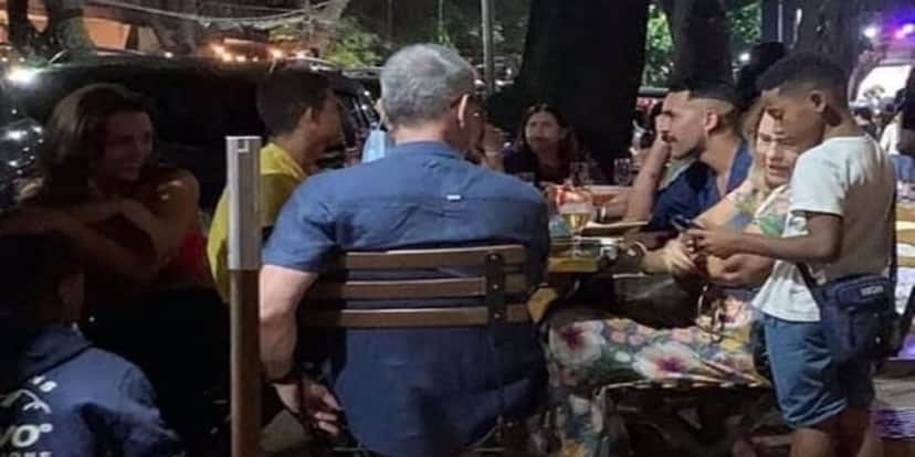 Rafa Kalimann pagou jantar para crianças que vendiam bala (Foto: reprodução) Rafa Kalimann pagou jantar para crianças que vendiam bala (Foto: reprodução)