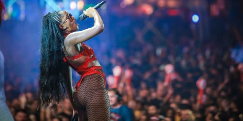 Iza cobra R$ 200 mil por show, fora as regalias - Foto: Reprodução Iza cobra R$ 200 mil por show, fora as regalias - Foto: Reprodução