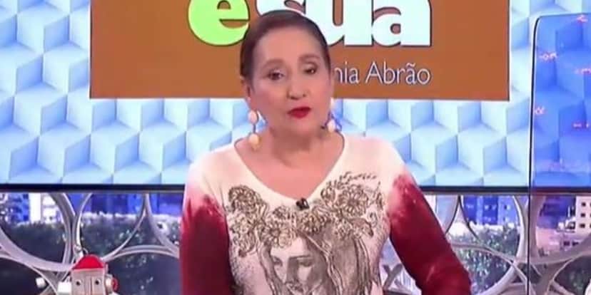 "Infelizmente", Sonia Abrão volta à RedeTV! sem colunistas e expõe motivo de saída: "Vamos ter que ficar sem" "Infelizmente", Sonia Abrão volta à RedeTV! sem colunistas e expõe motivo de saída: "Vamos ter que ficar sem"