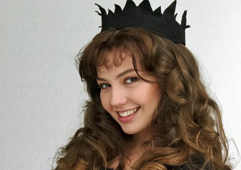 Thalia como Maria do Bairro, novela disponível na Globoplay (Foto: Divulgação) Thalia como Maria do Bairro, novela disponível na Globoplay (Foto: Divulgação)