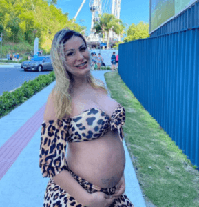 Andressa Urach exibe barriga no Instagram (Foto: Reprodução/Instagram) Andressa Urach exibe barriga no Instagram (Foto: Reprodução/Instagram)