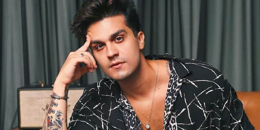 Luan Santana confirma sexualidade e união (Foto: Divulgação) Luan Santana confirma sexualidade e união (Foto: Divulgação)