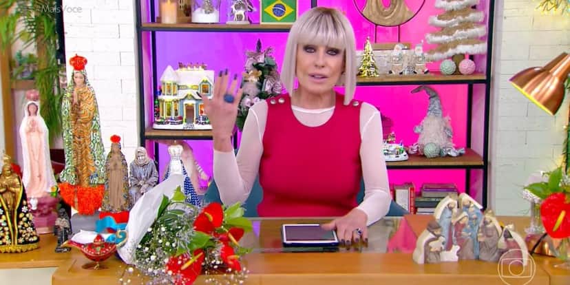 "Se vira", Ana Maria surge irreconhecível na Globo, choca Ana Paula Araújo e confirma: "De qualquer jeito" "Se vira", Ana Maria surge irreconhecível na Globo, choca Ana Paula Araújo e confirma: "De qualquer jeito"