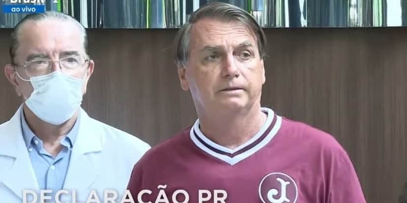 Bolsonaro durante coletiva de imprensa, após receber alta hospitalar - Foto: Reprodução Bolsonaro durante coletiva de imprensa, após receber alta hospitalar - Foto: Reprodução