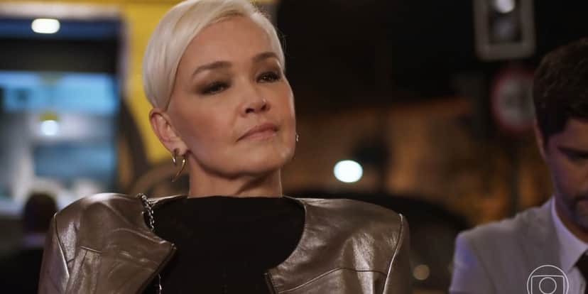 Carmem dá o bote em Paula na novela Quanto Mais Vida Melhor (Foto: Reprodução/Globo) Carmem dá o bote em Paula na novela Quanto Mais Vida Melhor (Foto: Reprodução/Globo)
