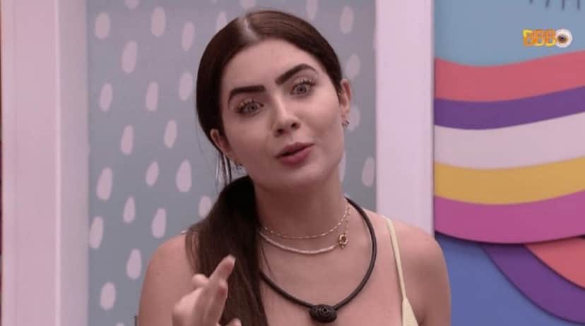 Jade Picon é chamada de 'tio patinhas' pela mãe (Foto: Reprodução / Globoplay) Jade Picon é chamada de 'tio patinhas' pela mãe (Foto: Reprodução / Globoplay)