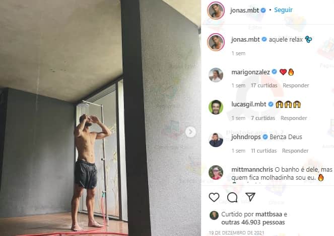 Jonas Sulzbach exibe famosos 22cm durante ducha (Foto: Instagram/ Reprodução) Jonas Sulzbach exibe famosos 22cm durante ducha (Foto: Instagram/ Reprodução)